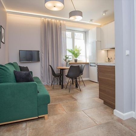 Urban Jungle Apartment In The Heart Of The City ビャウィストク エクステリア 写真