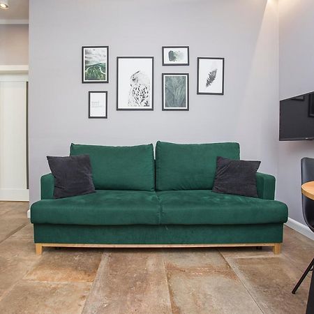 Urban Jungle Apartment In The Heart Of The City ビャウィストク エクステリア 写真