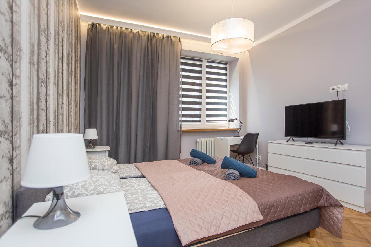Urban Jungle Apartment In The Heart Of The City ビャウィストク エクステリア 写真